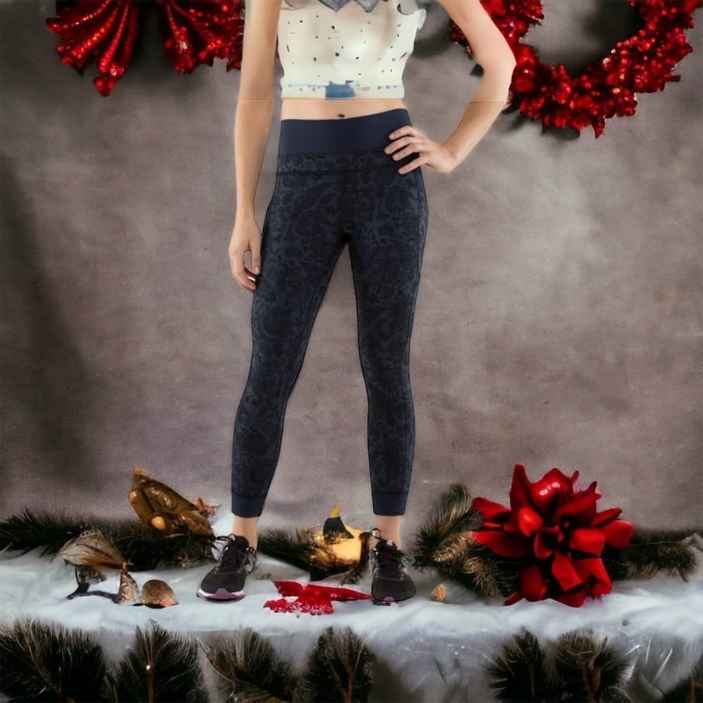 Lululemon En Route Crop legging Blue Paisley Jogger Full-on Luon Sz6☀️ - Picture 10 of 16